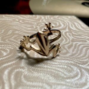 A sterling silver Frog ring size 7- 7.5